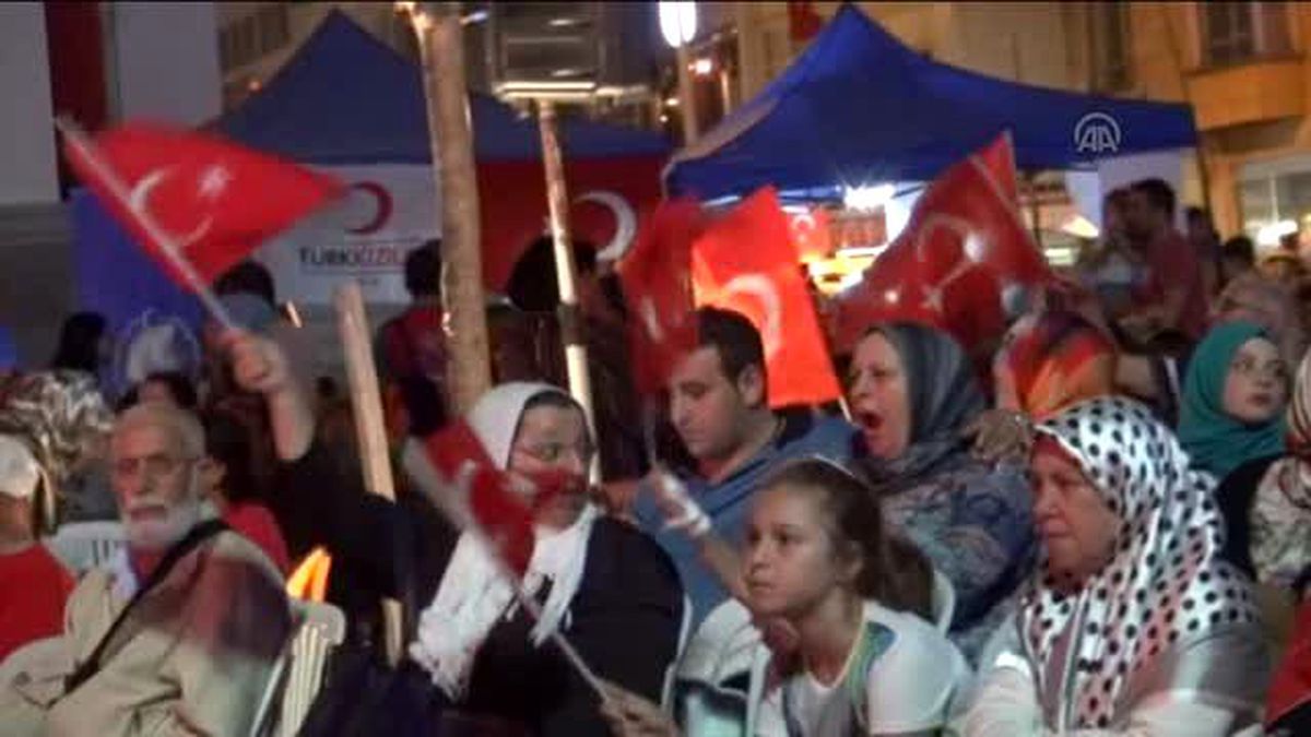 Fetö\'nün Darbe Girişimine Tepkiler