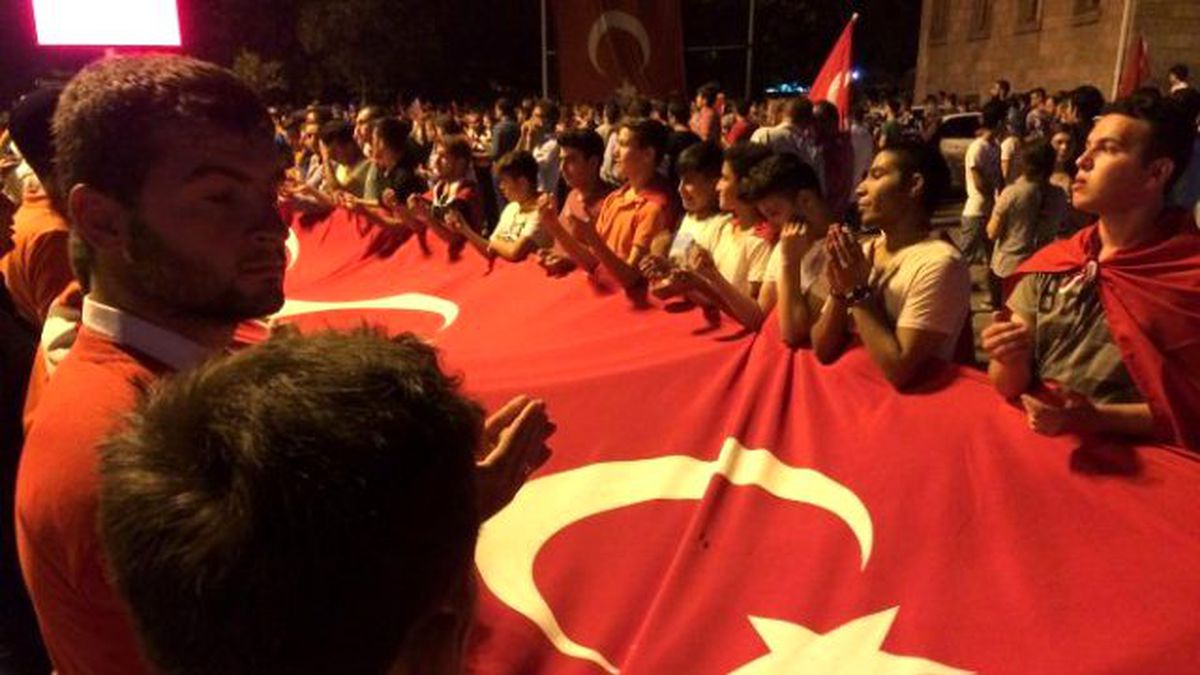 Fetö\'nün Darbe Girişimine Tepkiler