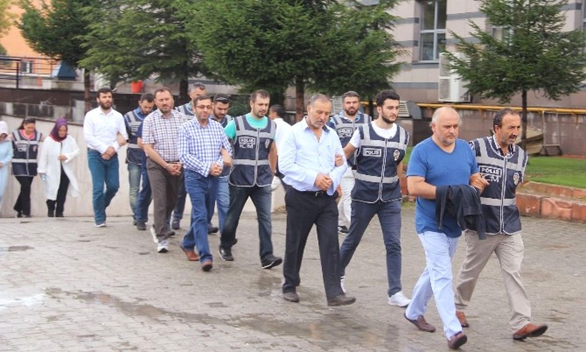 Fetö Operasyonunda 8 Kişi Adliyeye Sevk Edildi