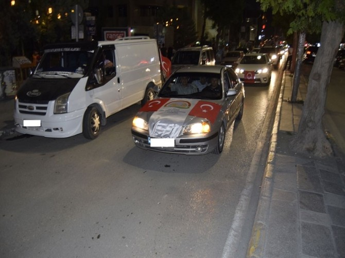 Gıda, Tarım ve Hayvancılık İl Müdürlüğü\'nden Darbeye Konvoylu Protesto