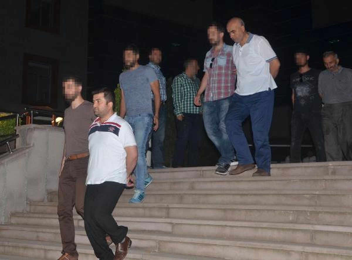 İnegöl\'de Fetö Davasında 8 Kişi Tutuklandı