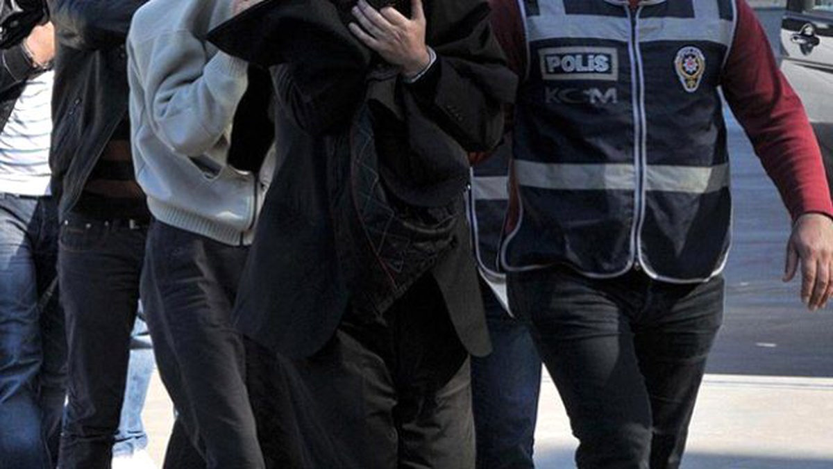 İzmir\'de Fetö/pdy Operasyonu