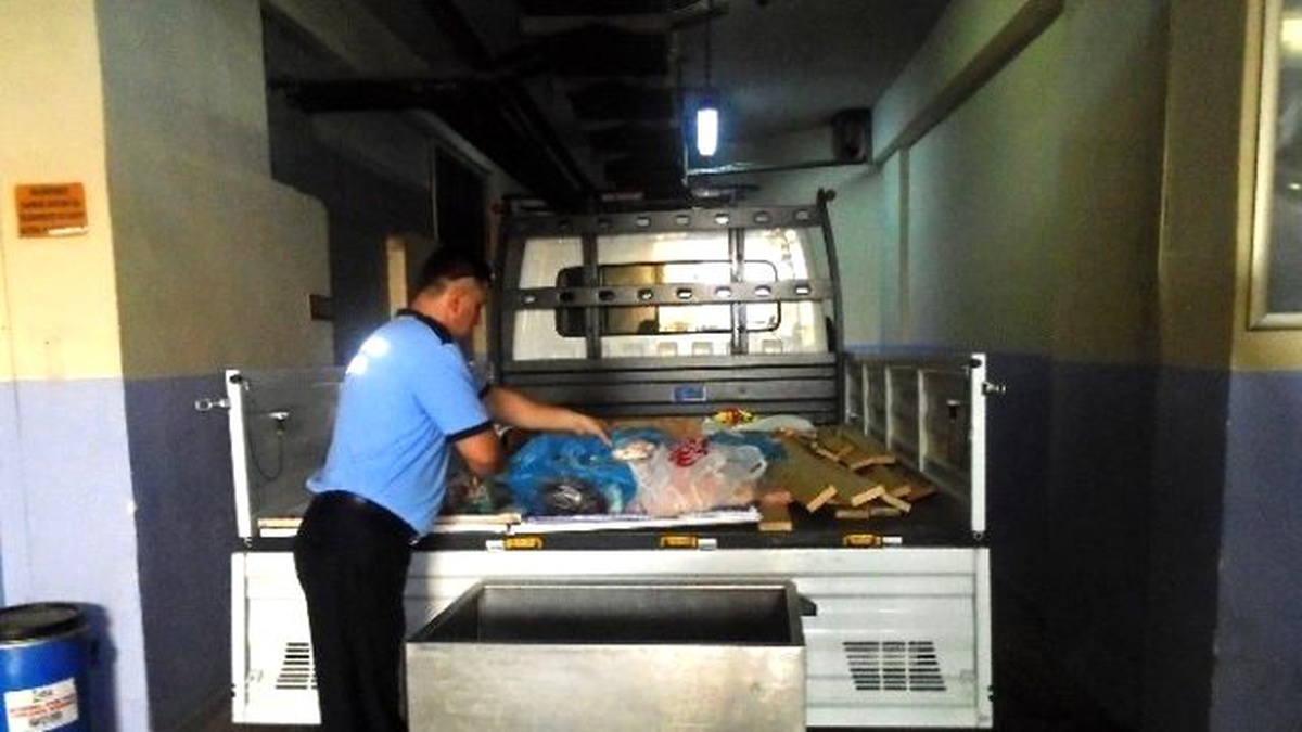 İzmir\'de Kaçak Kesilmiş 100 Kilogram Et Ele Geçirildi