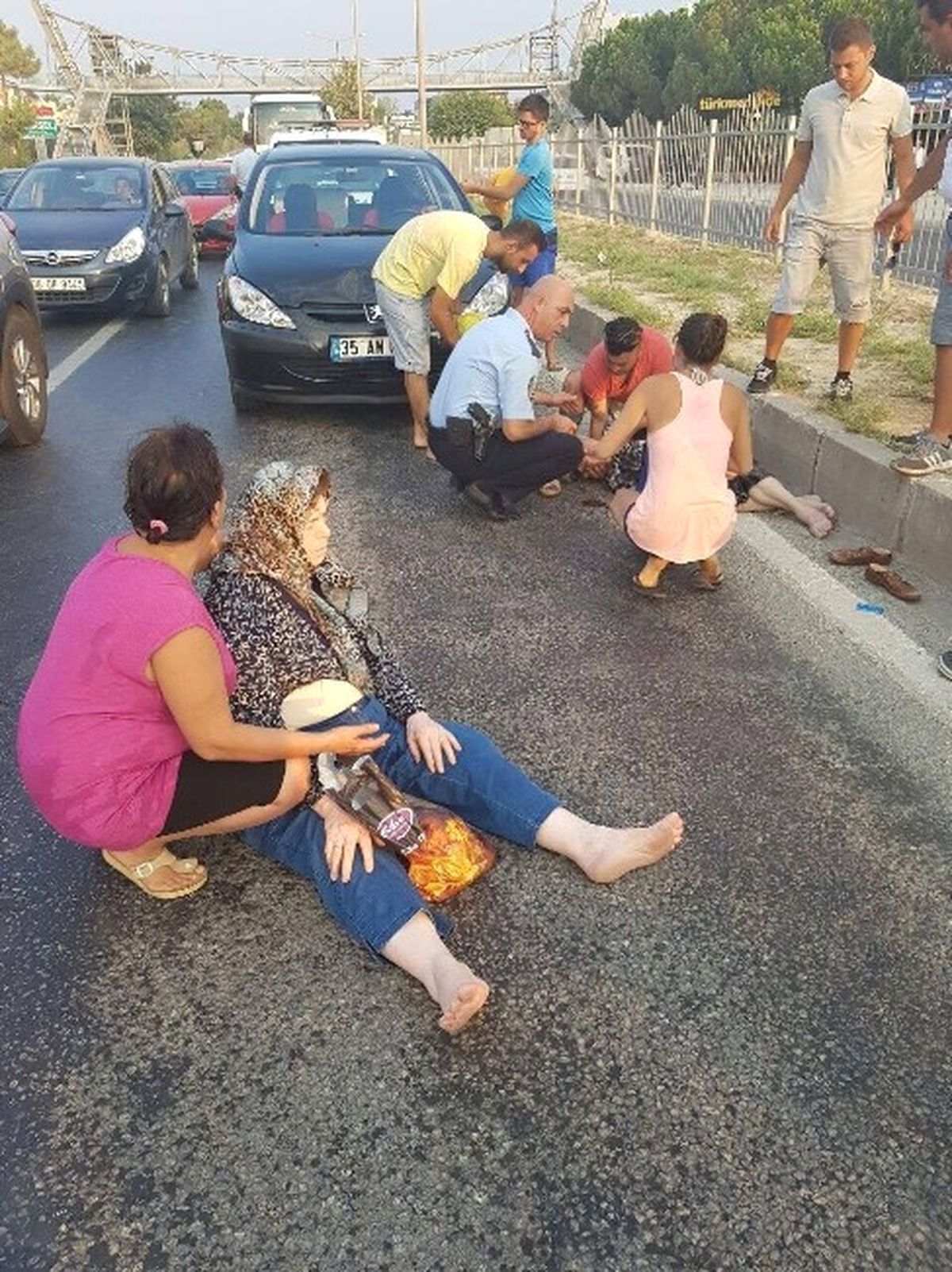 Kuşadası\'nda Trafik Kazaları, 6 Yaralı