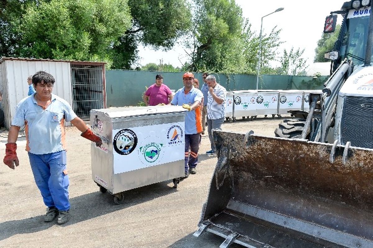Muratpaşa\'dan Aksu\'ya Çöp Konteynırı