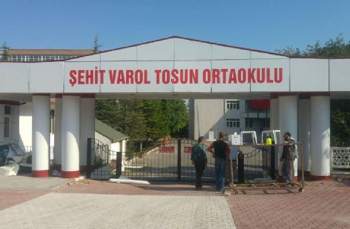 Niğde'de El Konulan Okullara Demokrasi Şehitlerinin Adı Verildi