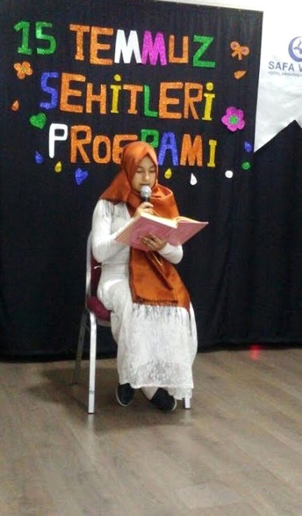 Öğrenciler, 15 Temmuz Şehitlerini Andı