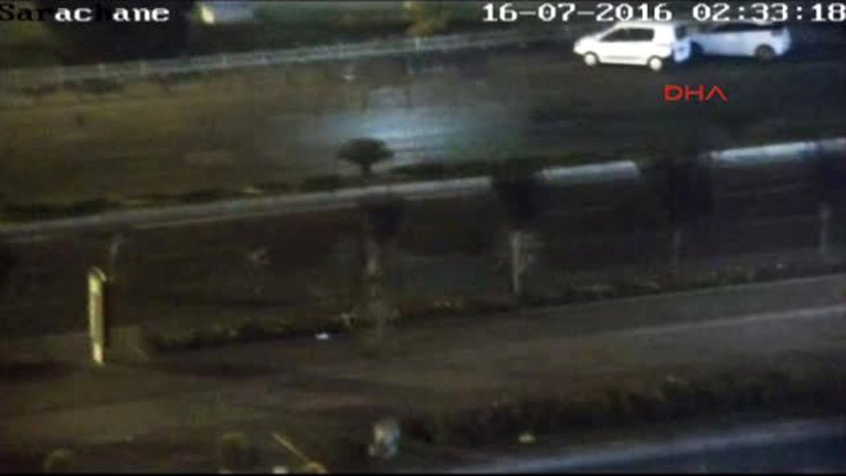 Saraçhane'de Polis ile Darbeciler Arasındaki Çatışmanın Yeni Görüntüleri Ortaya Çıktı