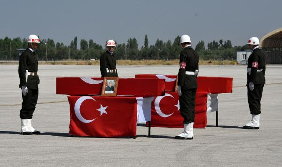 Şemdinli Şehitleri Törenle Uğurlandı (2)