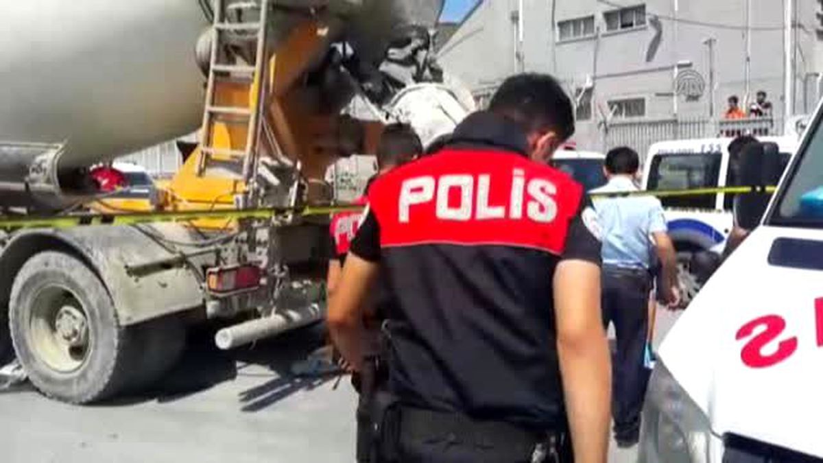 Beton Mikserinin Ezdiği İki Bisikletli Yaşamını Yitirdi (2)