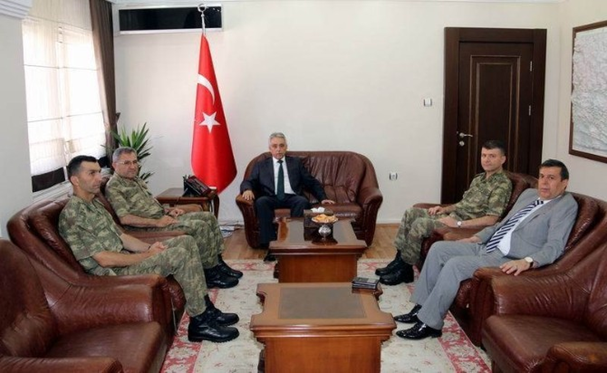 Tuğgeneral Tokel\'den Vali Toprak\'a Ziyaret