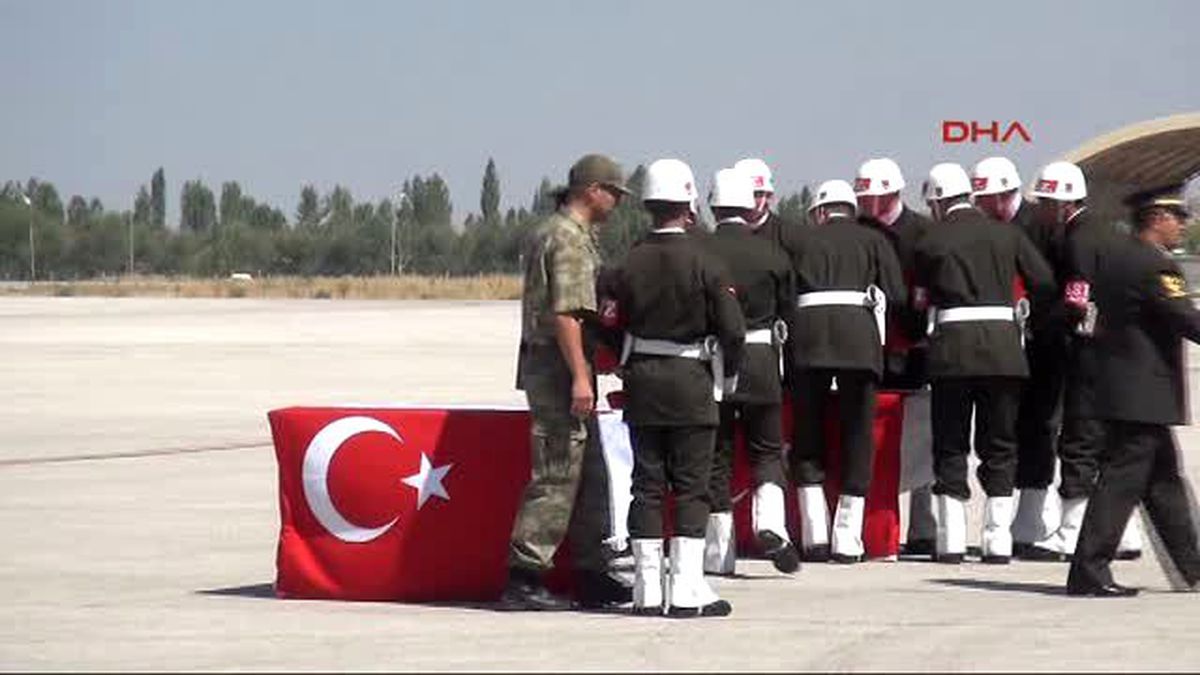 Van Cenazeler Askeri Uçakla Gönderildi