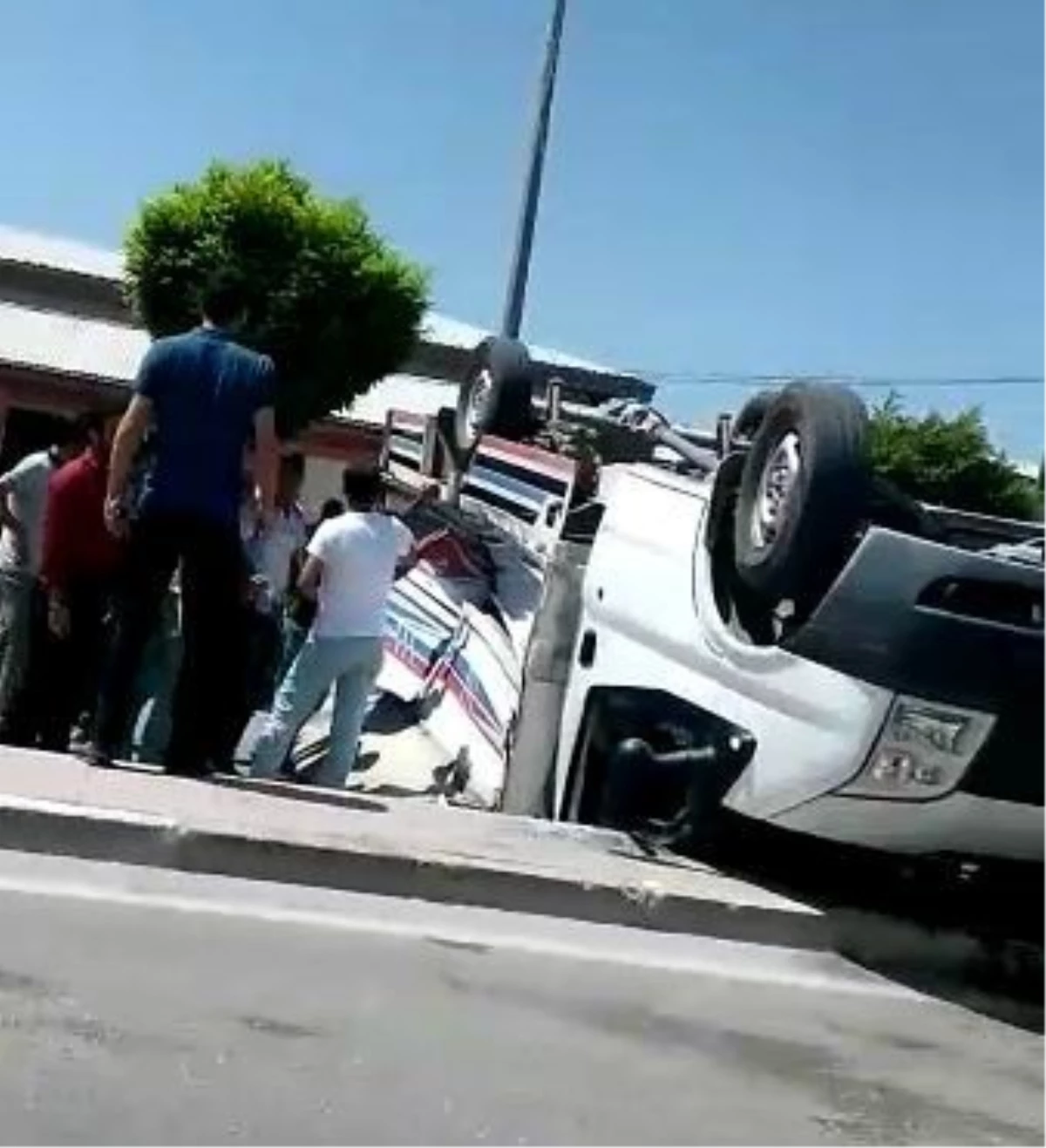 Van\'da Trafik Kazası; 4 Yaralı