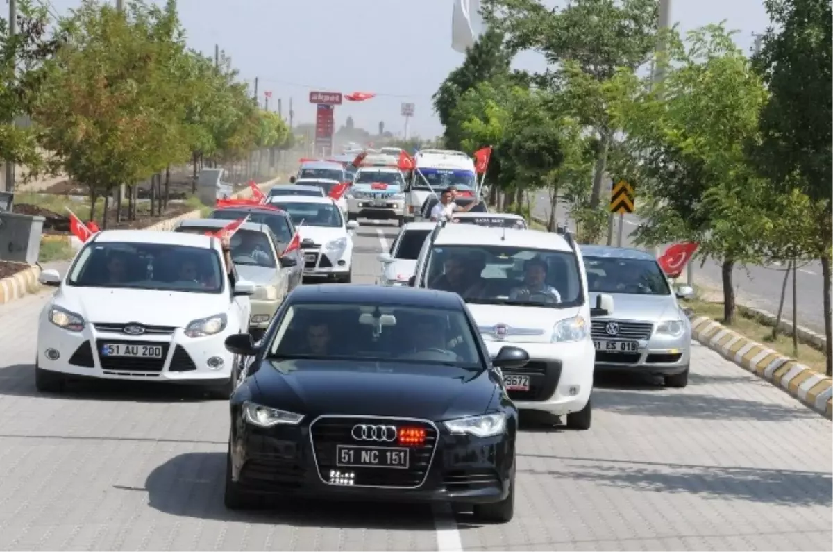 200 Araçlık Konvoyla Şehidimizin Baba Ocağına Ziyaret