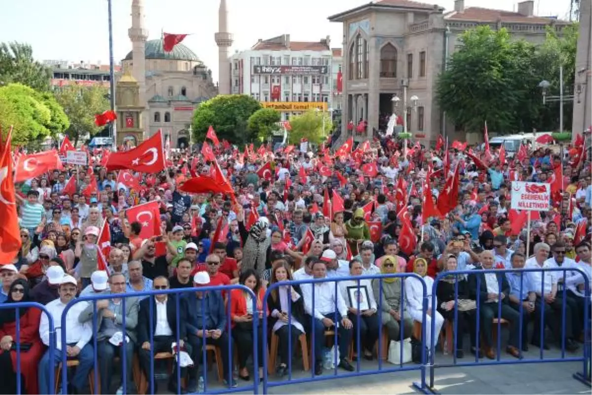 Aksaray\'da \'Demokrasi ve Şehitler Mitingi\'