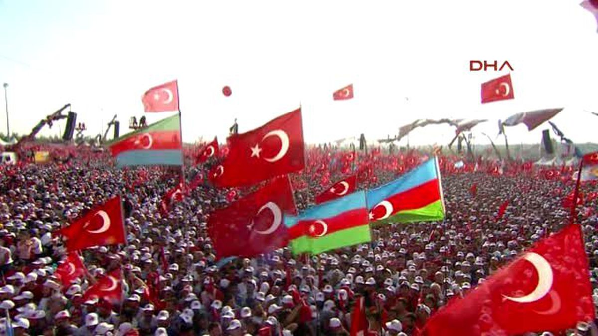 Anayasa Mahkemesi Başkanı Yenikapı\'da