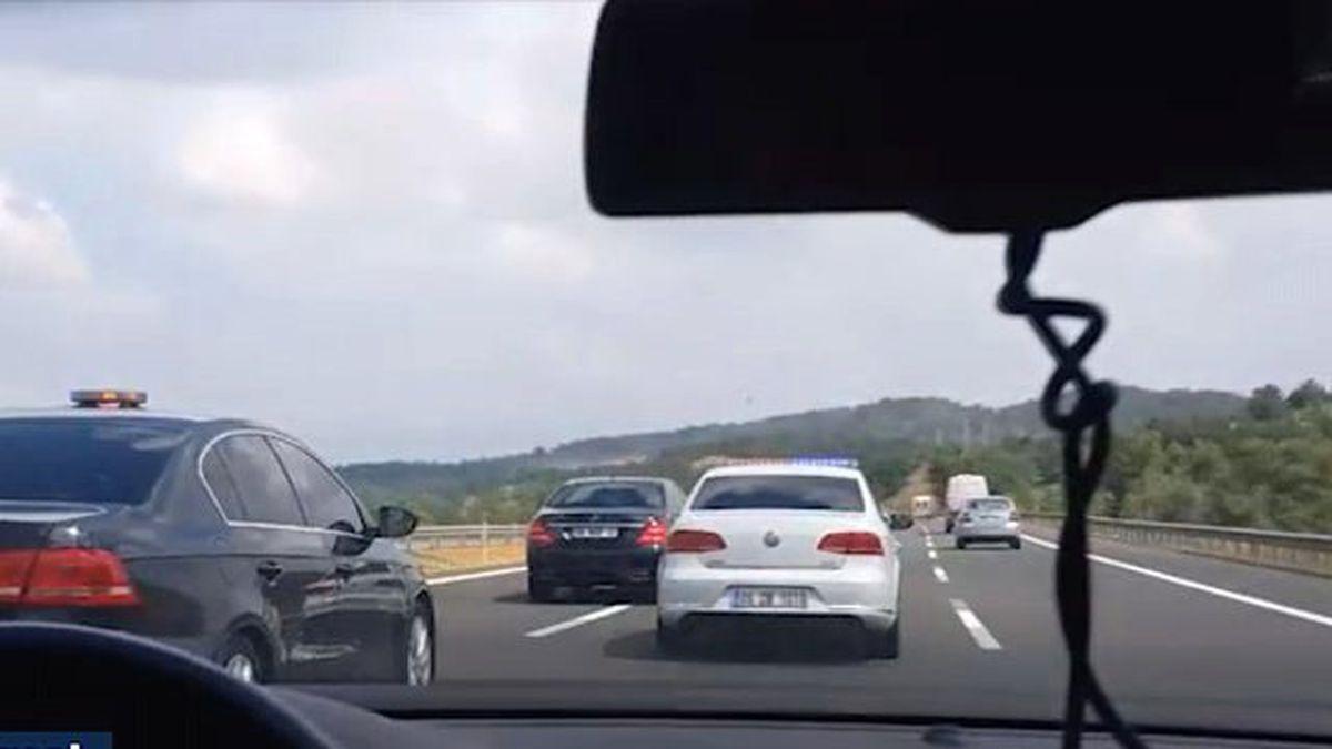 Bahçeli Yenikapı Mitingi'ne 'Ah Yalan Dünya' Türküsüyle Geldi