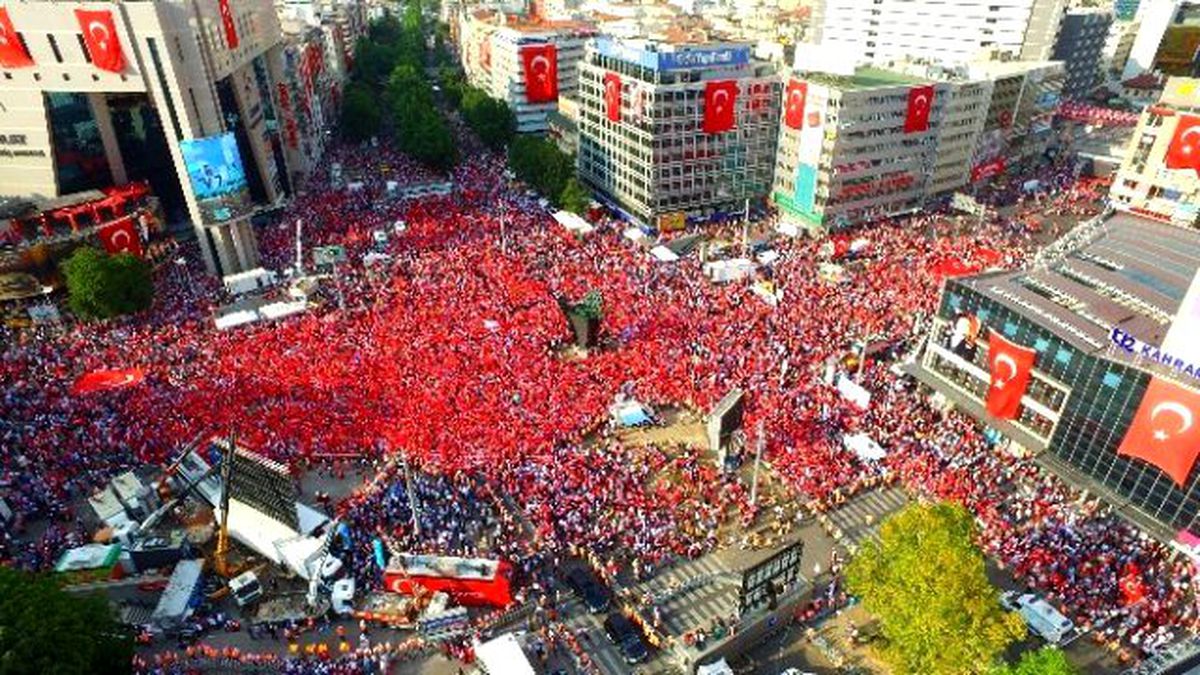 Kastamonu\'da "Demokrasi ve Şehitler Mitingi"