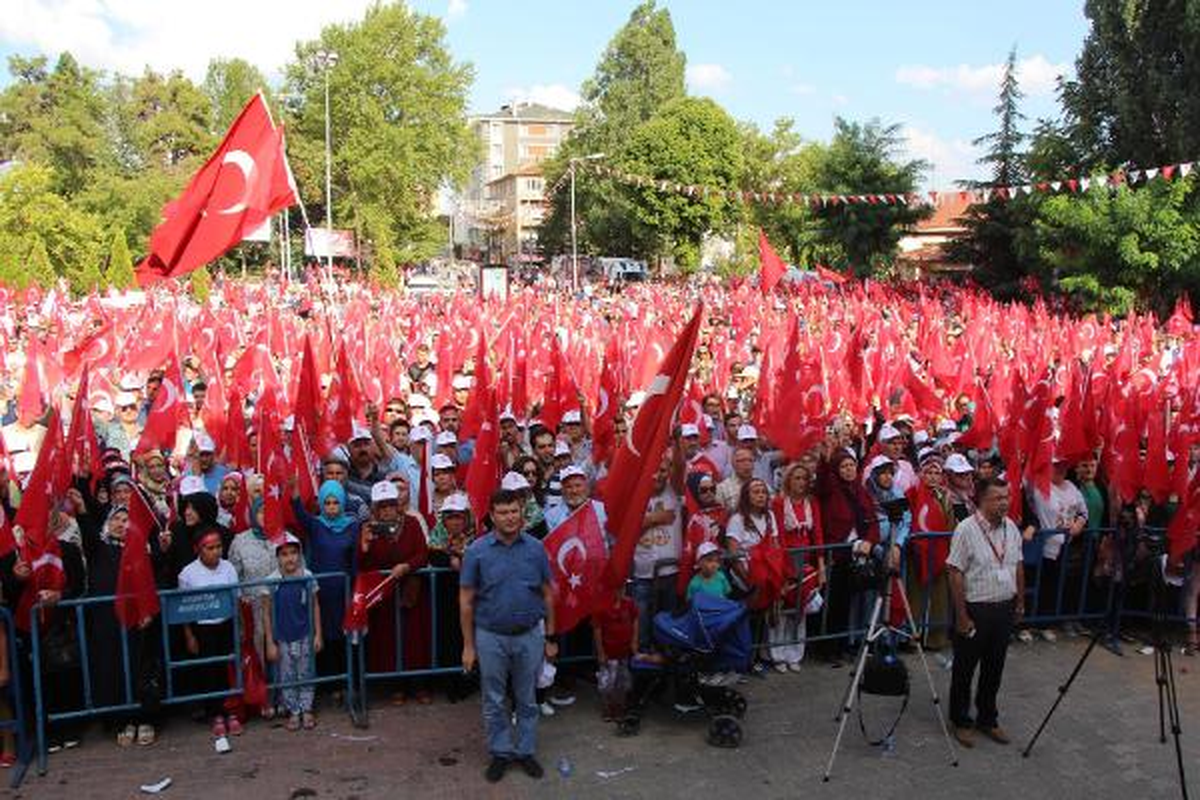 Bilecik\'te Demokrasi ve Şehitler Mitingi