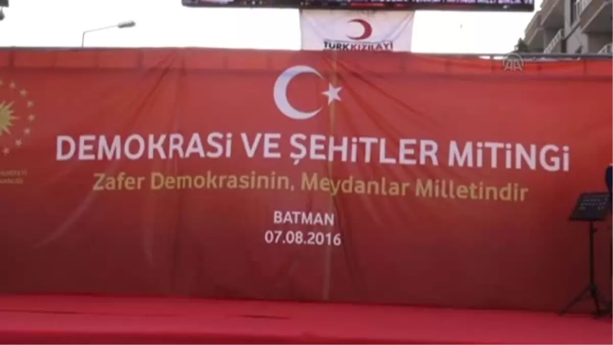 Demokrasi ve Şehitler Mitingi"