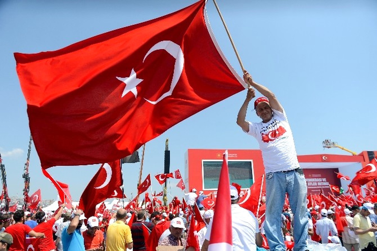 Demokrasi ve Şehitler Mitingi\'nden Renkli Görüntüler