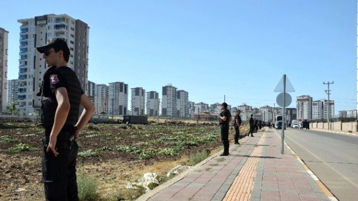 Diyarbakır\'da 3 Bombalı Araç İstihbaratı Daha
