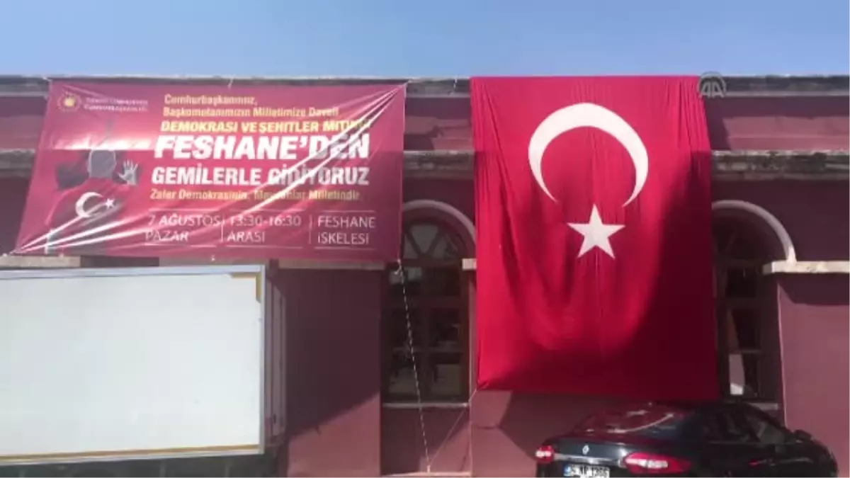 Feshane\'den Yenikapı\'ya Teknelerle Geçtiler