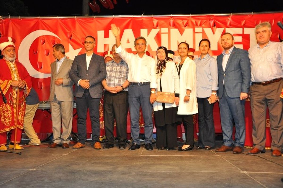 Gebze\'de Demokrasi Nöbeti 23\'üncü Gününde Yürüyüşle Sona Erdi