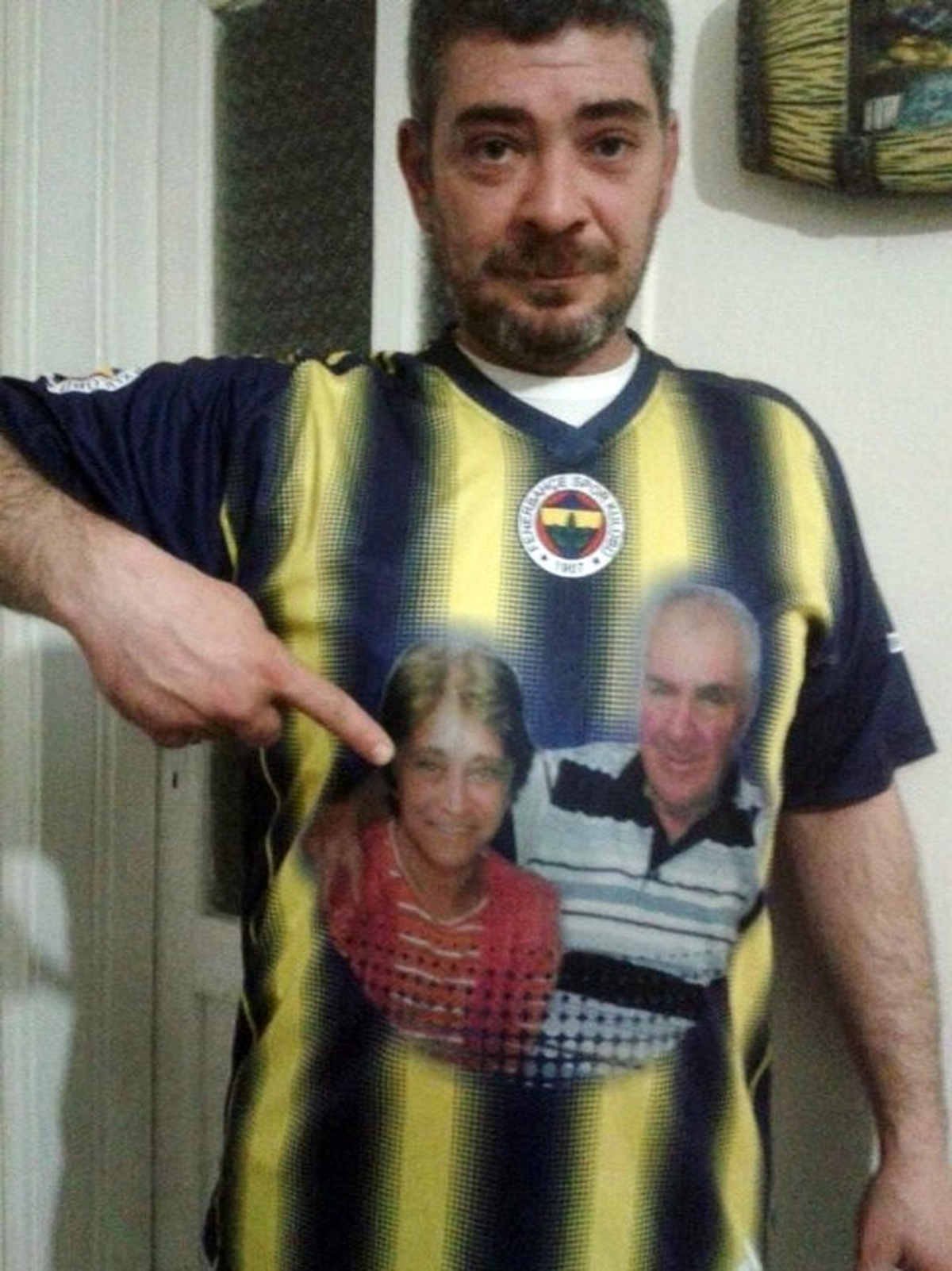Gürültü Yapanları Uyardı, Vurularak Öldürüldü