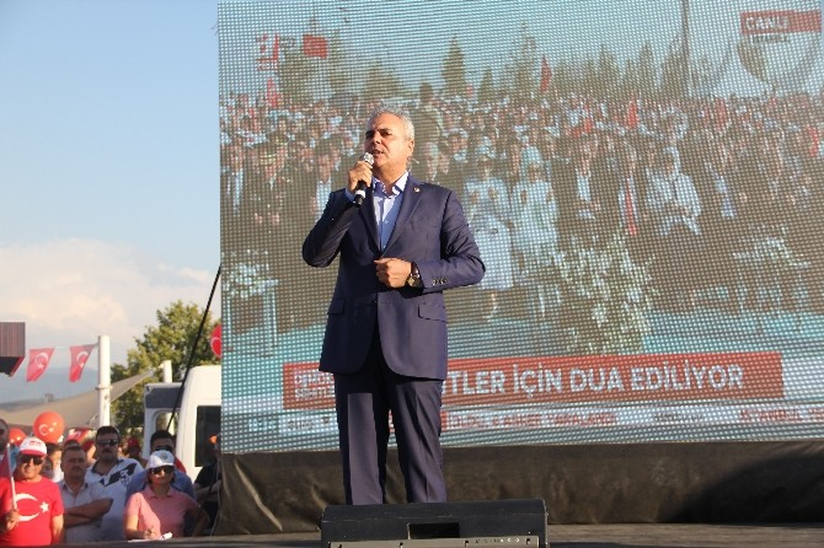 Karabük\'te \'Demokrasi ve Şehitler Mitingi\'nde On Binler Meydana İndi