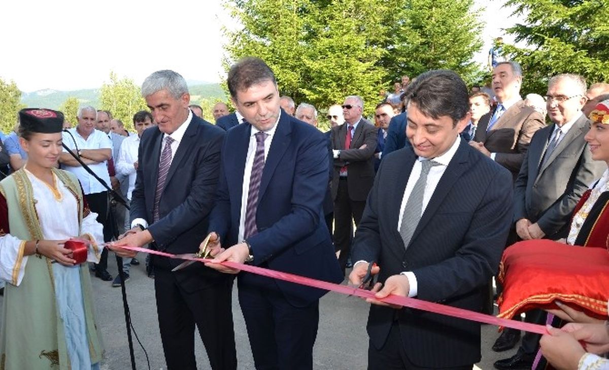 Karadağ\'da Rojaye Şehri\'nin Ana Su İsale Hattı Tika İşbirliğinde Yenilendi