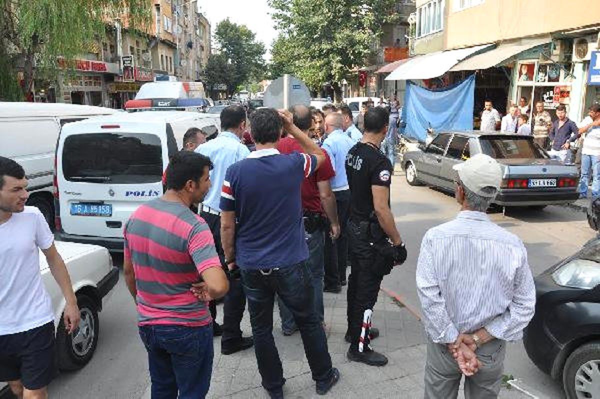 Kaza Yaptılar, Kadın Sürücüye Saldırmak İstediler
