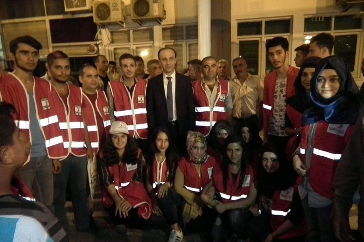 Kızılay\'dan, Lokum ve Su İkramı