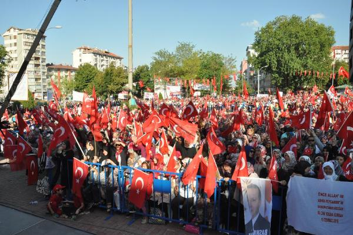 Kütahya\'da Demokrasi ve Şehitler Mitingi