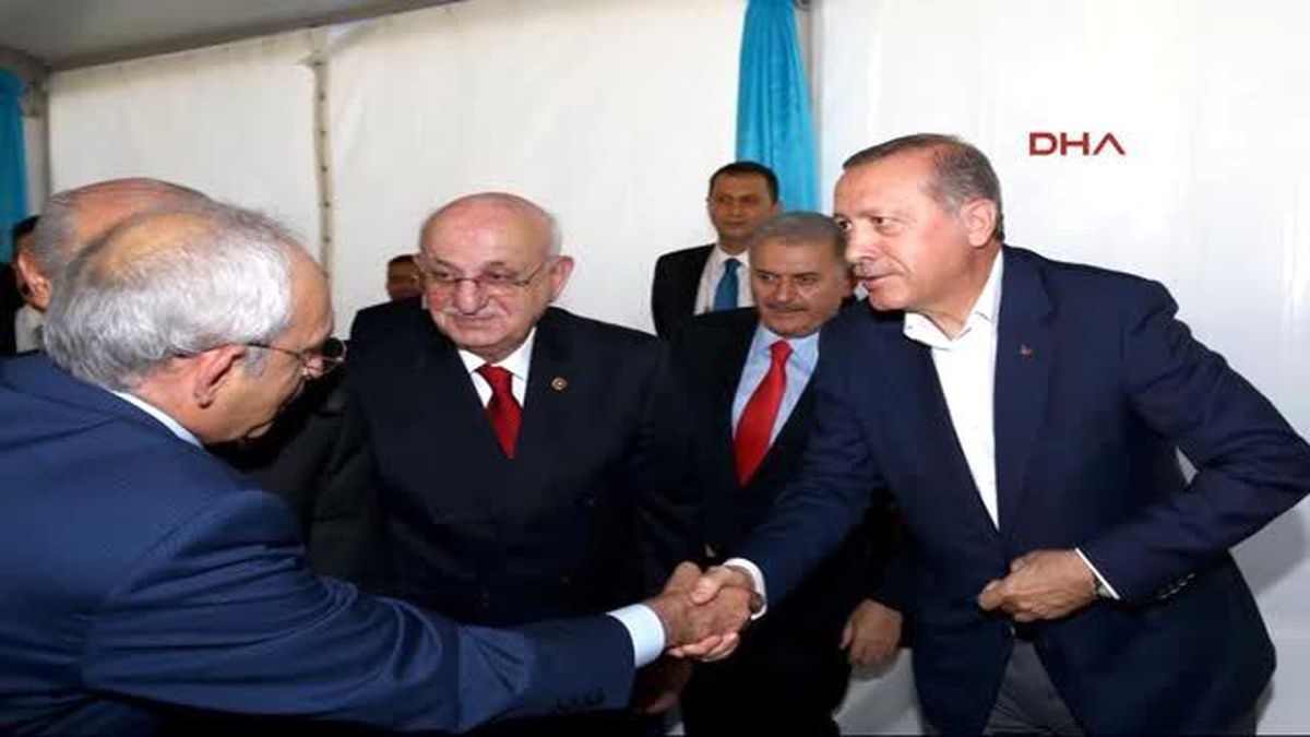 Liderler Miting Öncesi Çadırda Biraraya Geldi