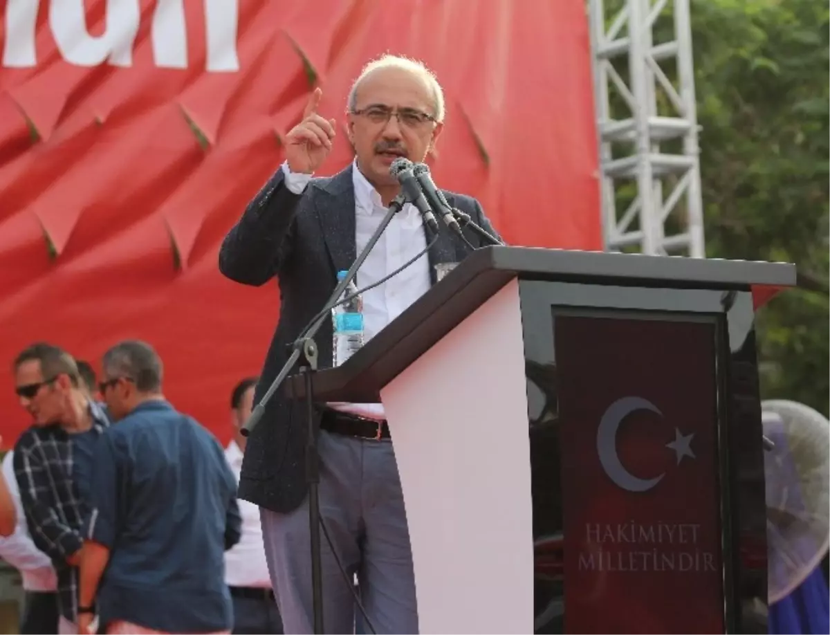 Mersin\'de Son \'Demokrasi Nöbeti\'nde Birlik ve Beraberlik Rüzgarı Esti