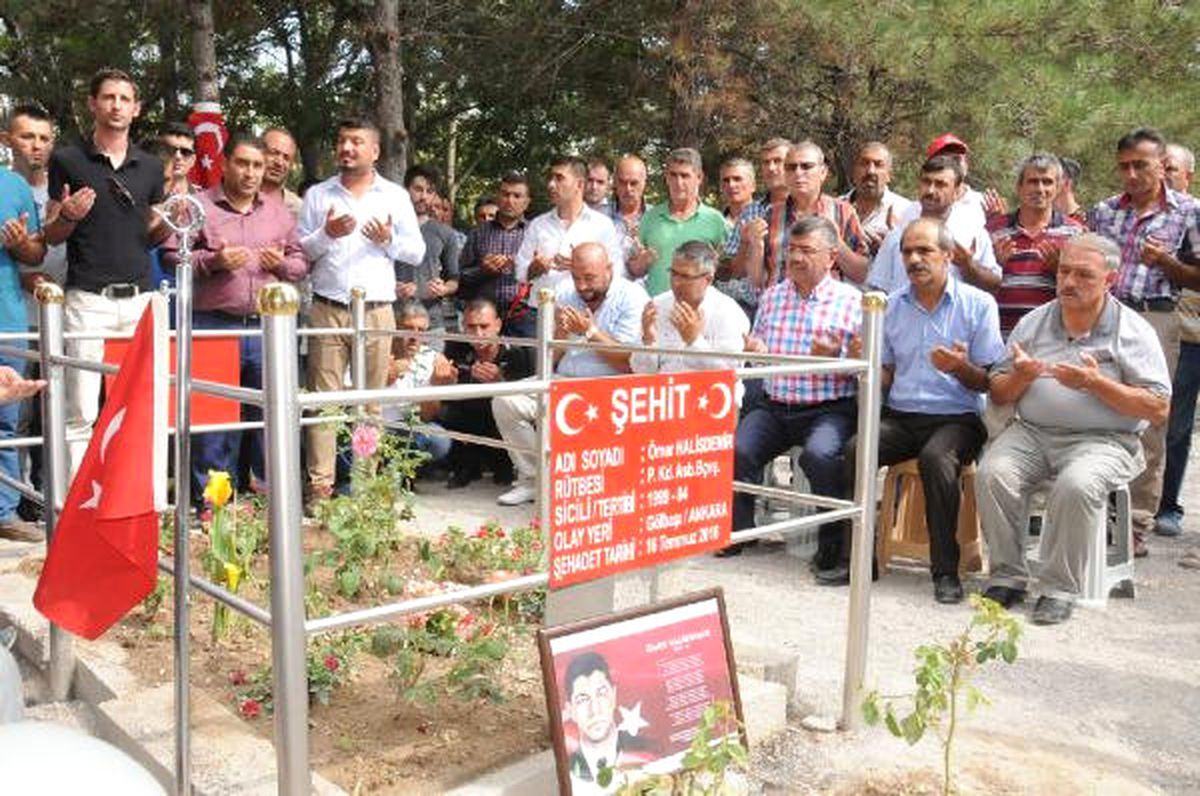 Niğde Belediye Başkanı Akdoğan, 200 Araçlık Konvoyla Şehit Ailesini Ziyarete Gitti