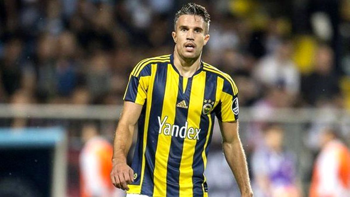 Robin van Persie, Balık Tutmaya Gittiği Fotoğrafı Paylaşınca Tepki Çekti