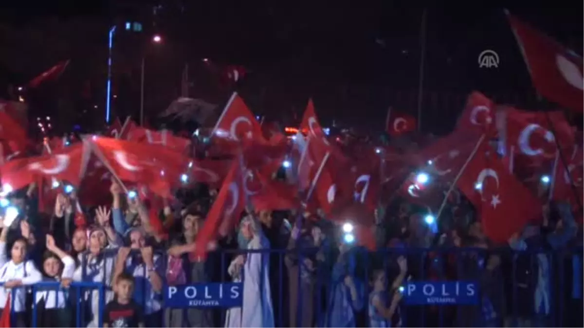 Vatandaşların "Demokrasi Nöbeti" Sürüyor