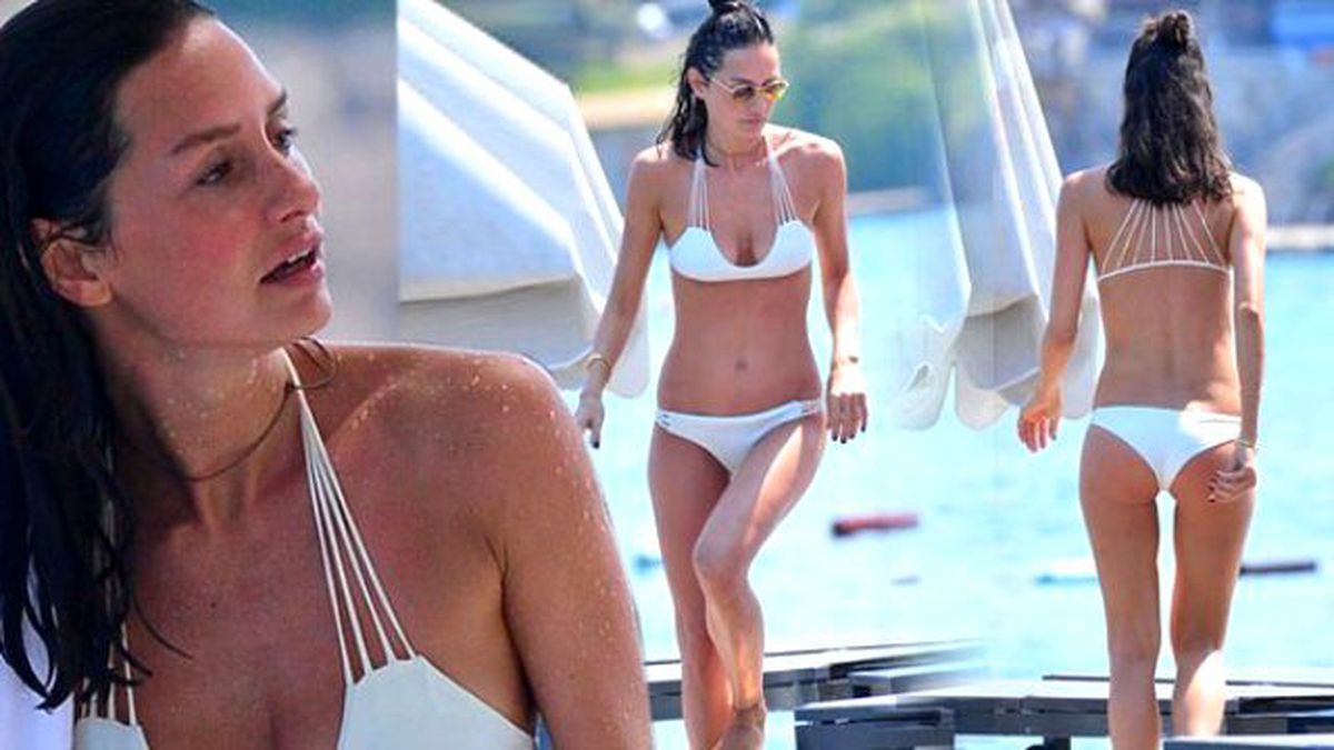 Yasemin Özilhan, Fiziğiyle İlgi Çekti