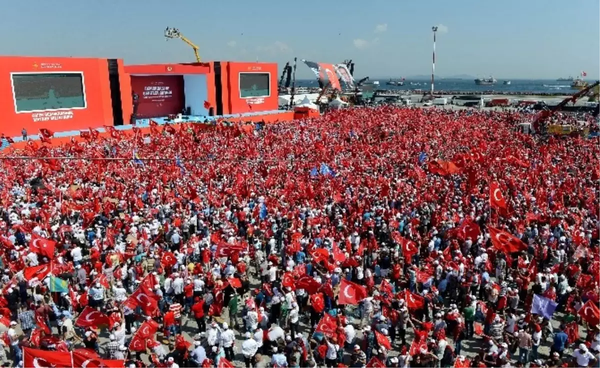 Yenikapı Miting Alanı Dolmaya Başladı