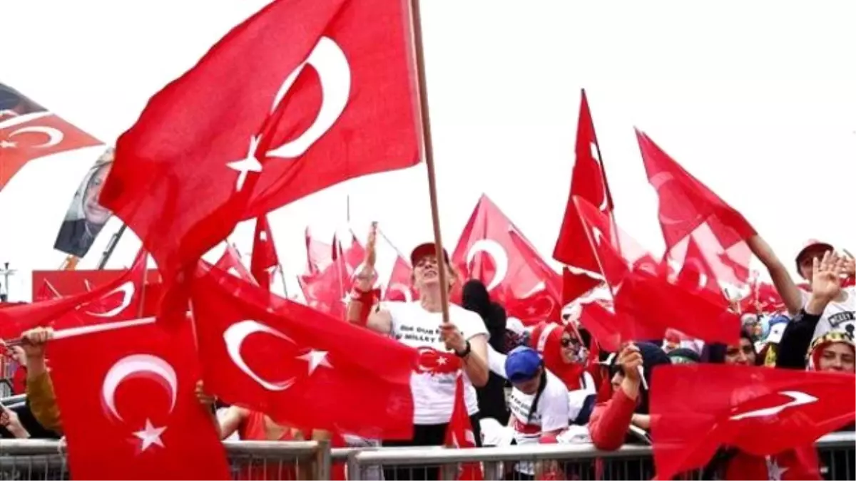 Türkiye, Dünyaya Demokrasi Dersi Verdi! Milyonlar Tek Yürekle \'Darbelere Hayır\' Dedi