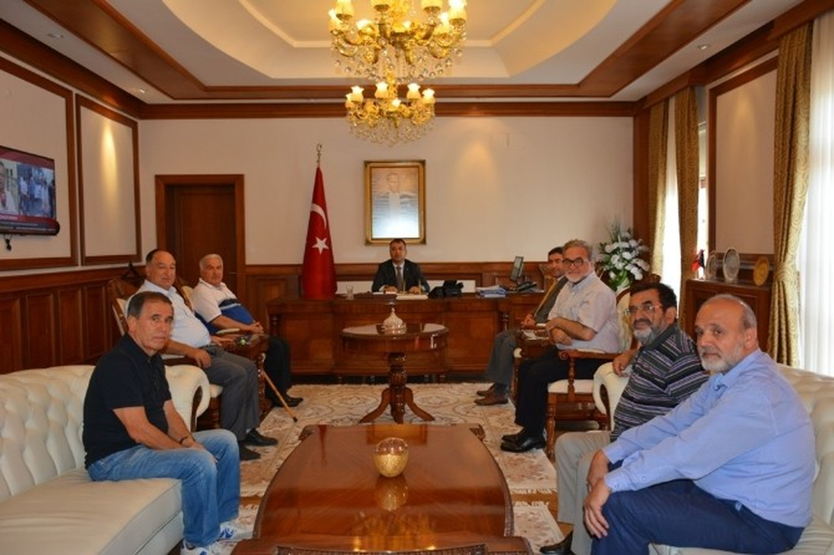 Yeşilyurtlular Derneği\'nden Vali Toprak\'a Ziyaret