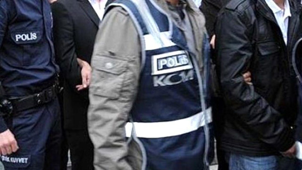16 Adliye Çalışanı Tutuklandı