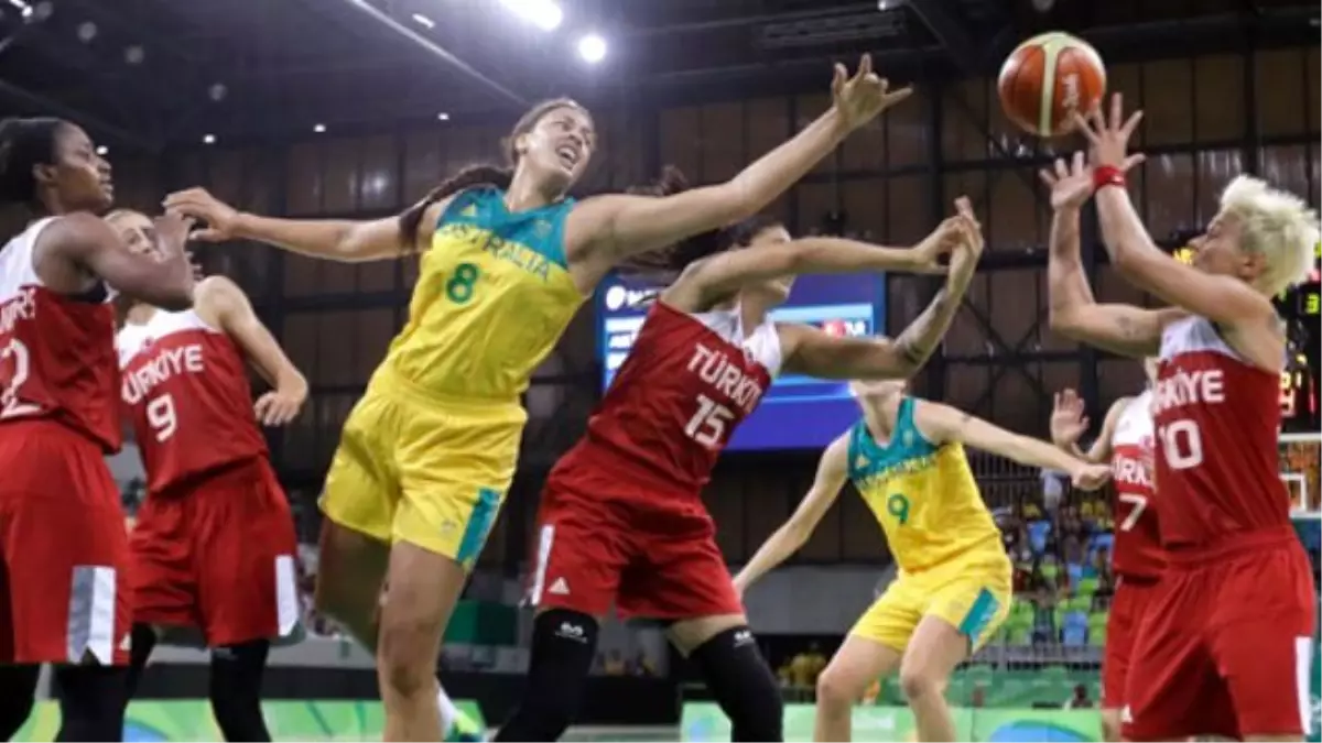 A Milliler Avustralya\'ya 61-56 Yenildi