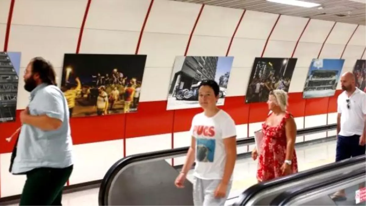 Aa Objektifinden Fetö\'nün Darbe Girişimi Fotoğraf Sergisi"