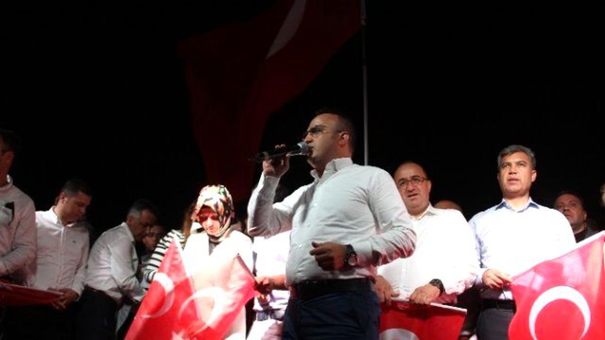 Çanakkale\'de Demokrasi ve Şehitler Mitingi