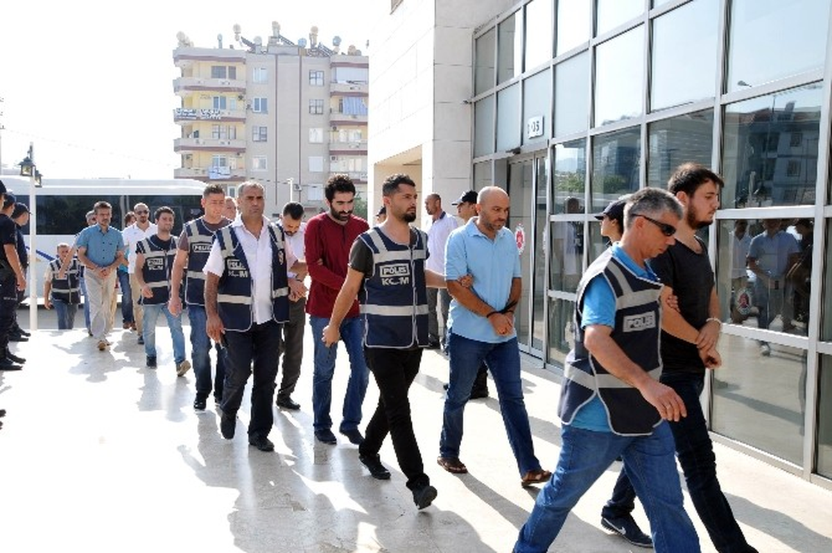 Alanya\'da Fetö Şüphelisi 29 Kişi Adliyeye Sevk Edildi