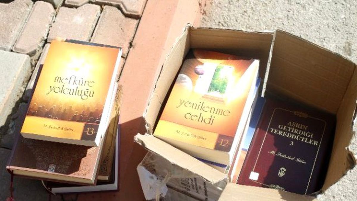 Çöp Konteynerinde Fetö\'nün Dokümanları Bulundu