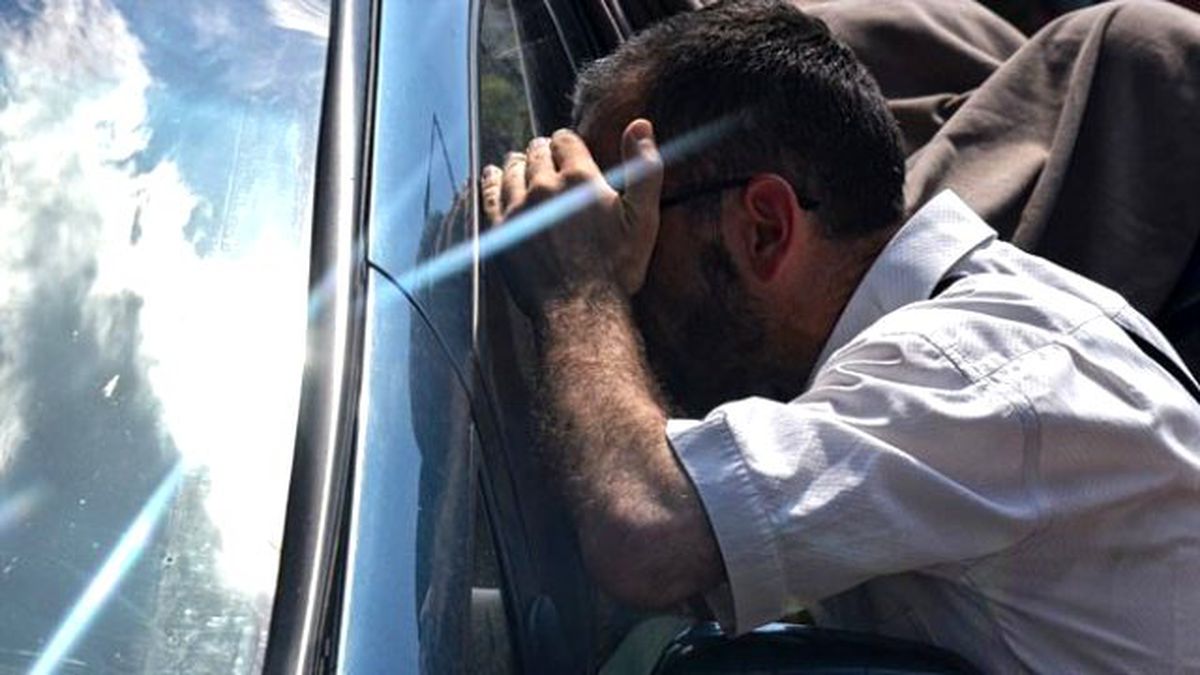 Baba Camı Kırdırtmadı! Arabada Mahsur Kalan 5 Aylık Bebek İçin Seferberlik